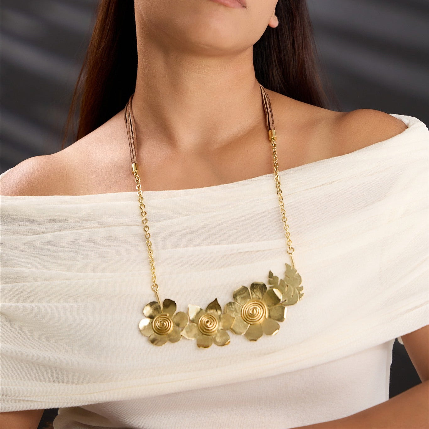 Flower Trey Necklace