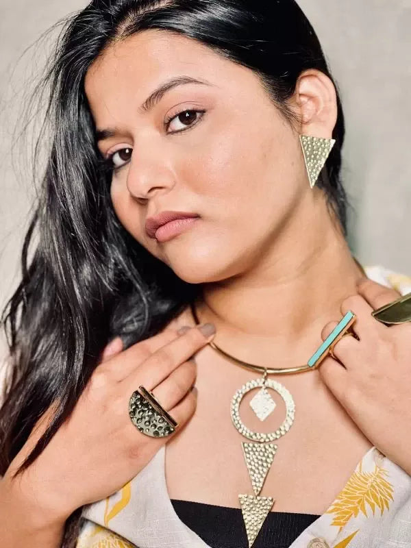 Hasli Circle Triangle