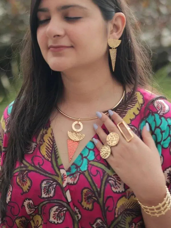 Hasli SemiCircle Triangle