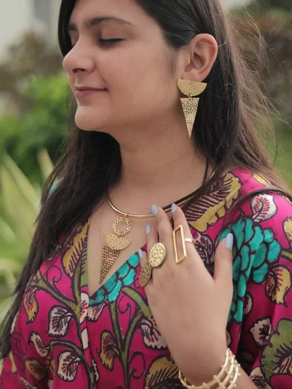 Hasli SemiCircle Triangle