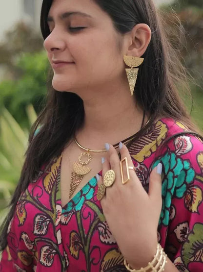 Hasli SemiCircle Triangle