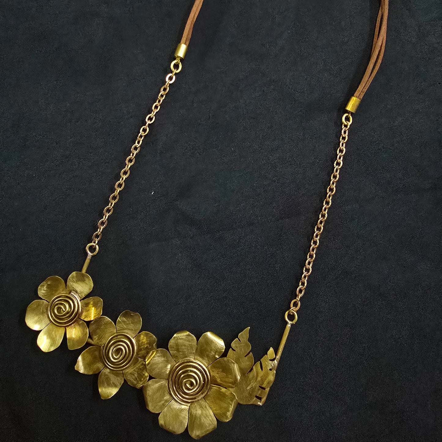 Flower Trey Necklace