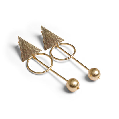 ball triangle hanging earrings