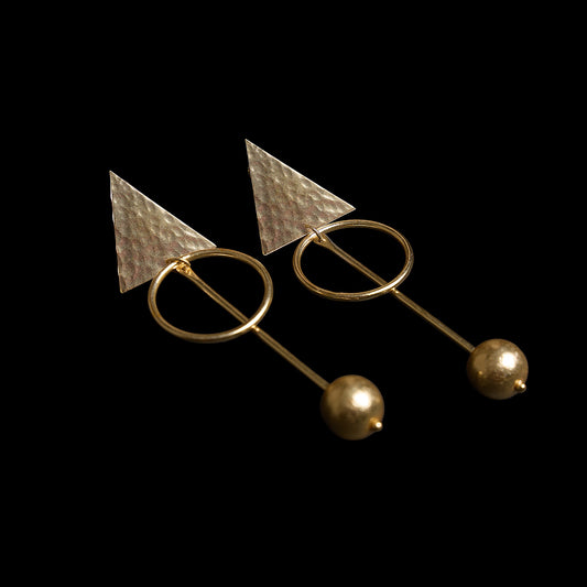 ball triangle hanging earrings